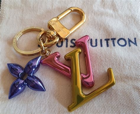 porte clef louis vuitton|Louis Vuitton lv keychain.